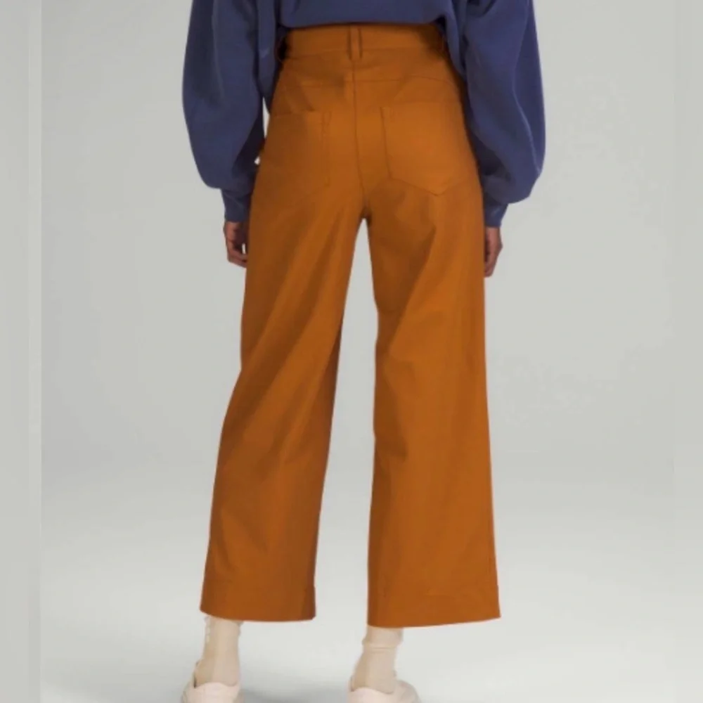 NWOT City Sleek Crop Wide Leg Pant Color Butternut Brown 26 - 26” inseam